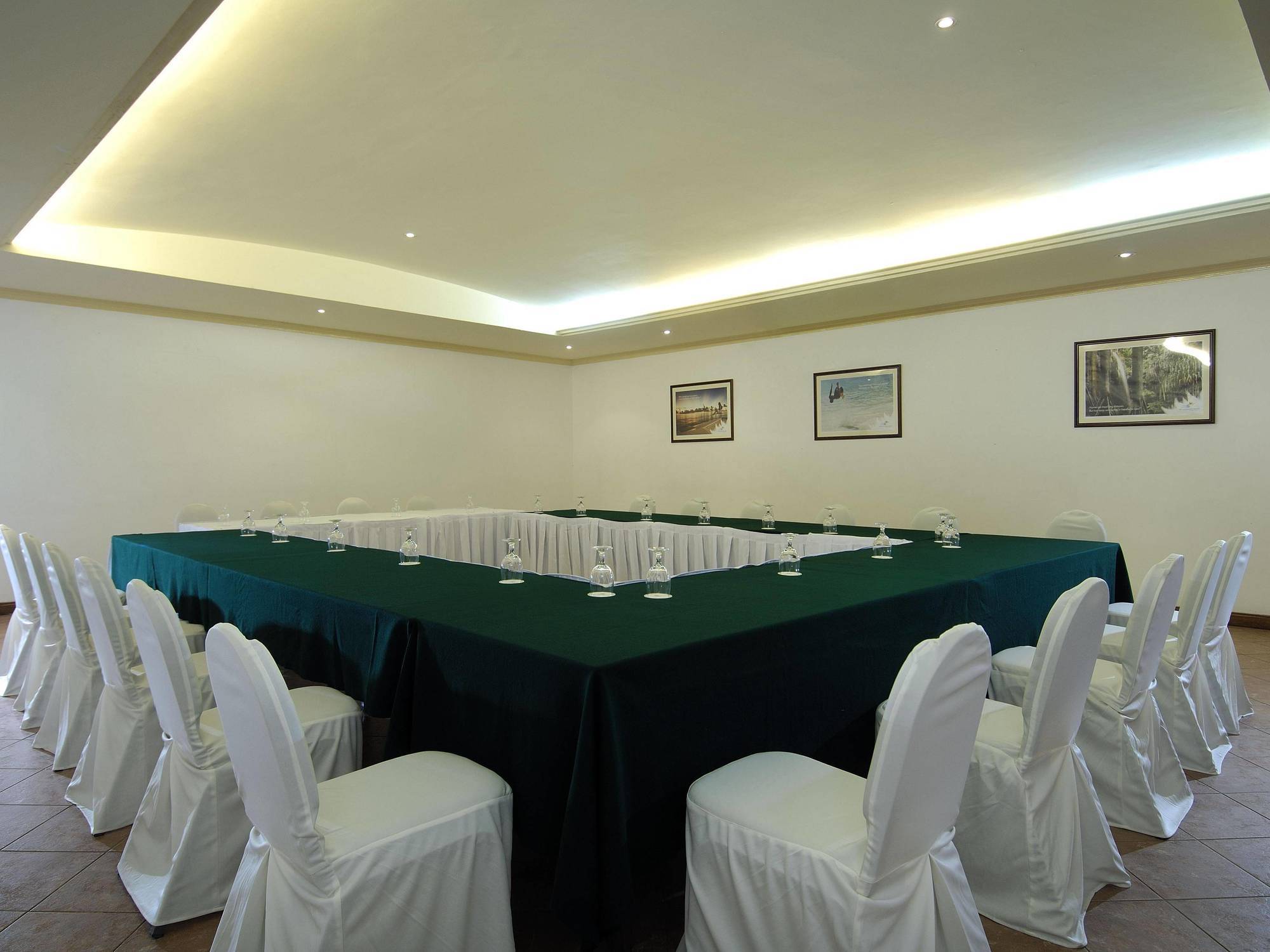 Berjaya Beau Vallon Bay Resort & Casino Екстериор снимка